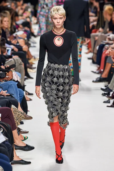 Look 37
